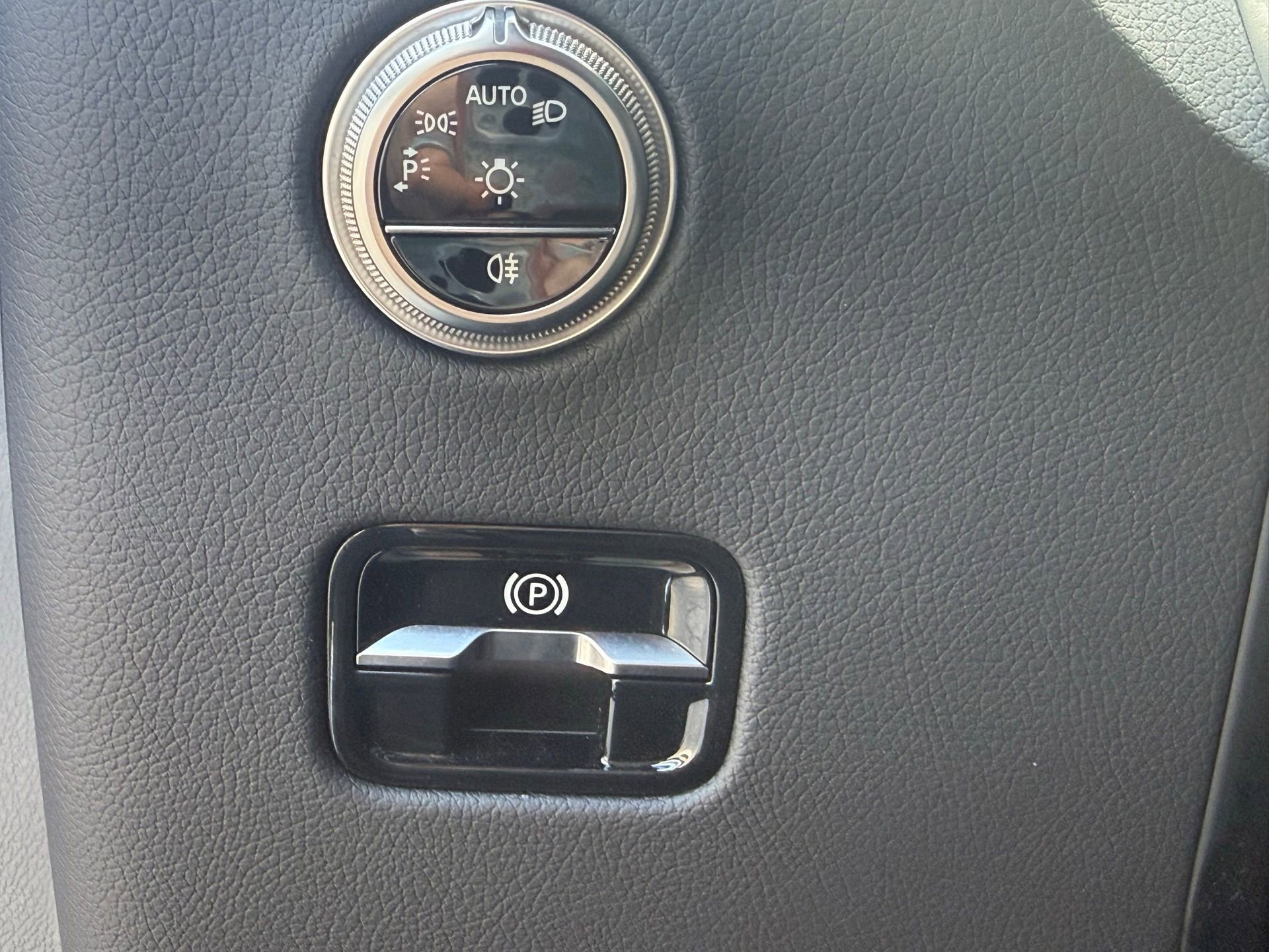 Used 2025 Mercedes-Benz GLC 43 AMG 4MATIC image 46