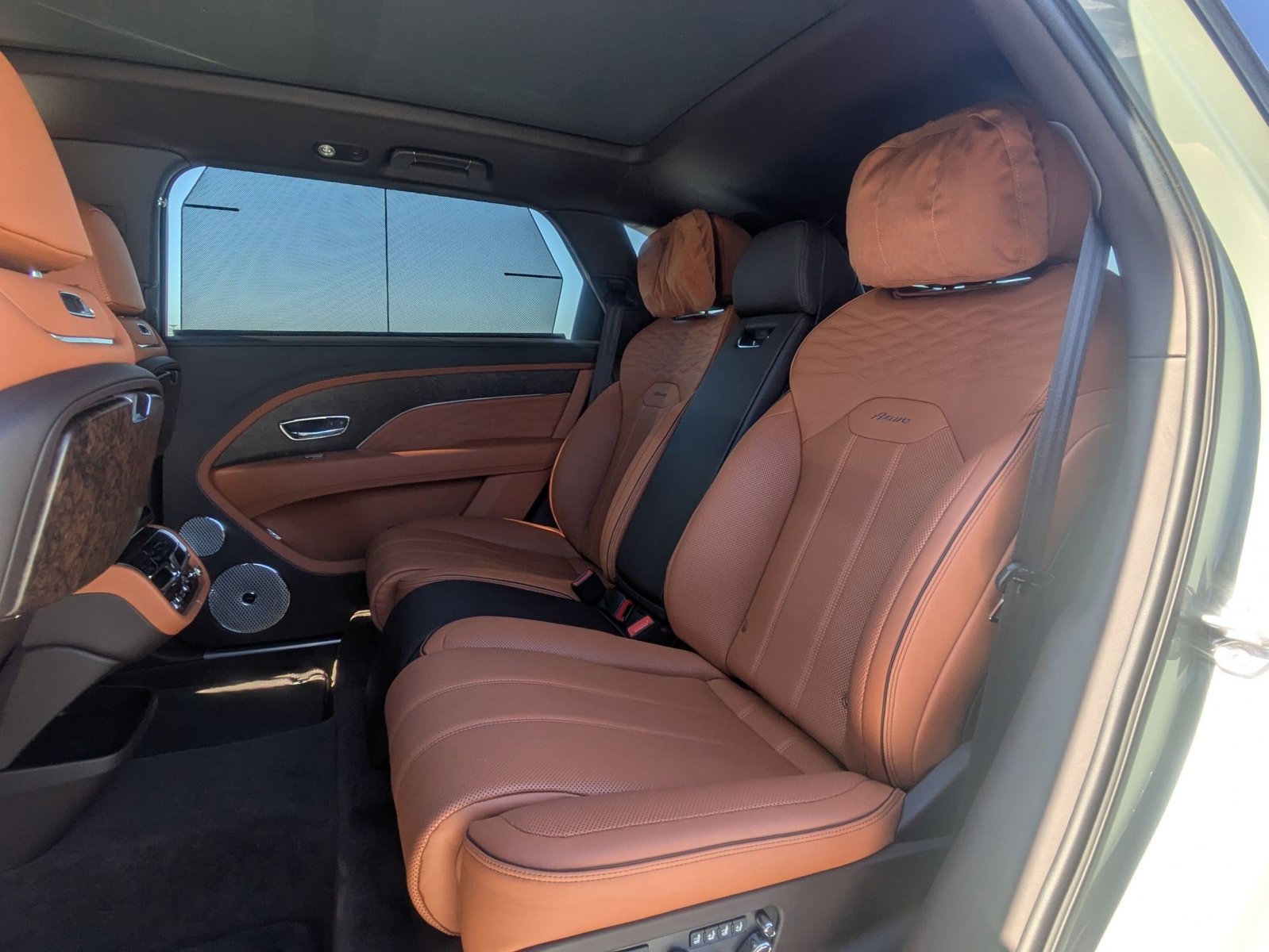 Certified 2025 Bentley Bentayga Extended Wheelbase image 23