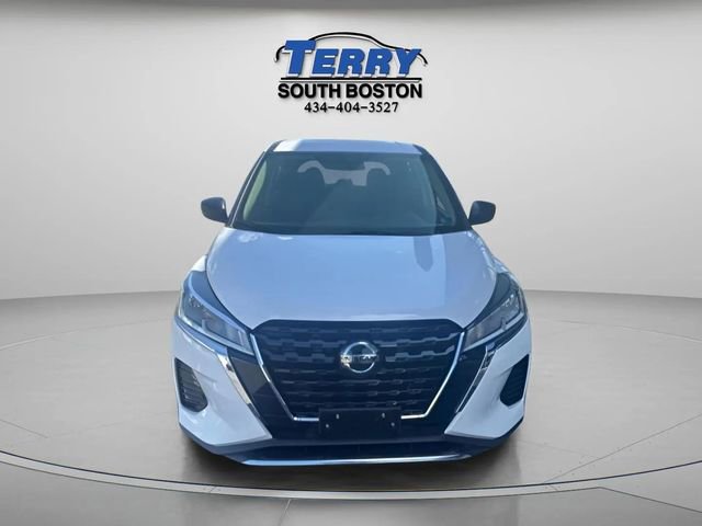 Used 2021 Nissan Kicks S image 2