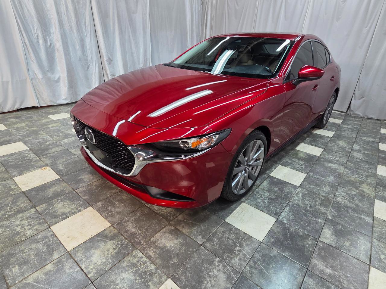 Used 2021 MAZDA MAZDA3 s FWD image 2