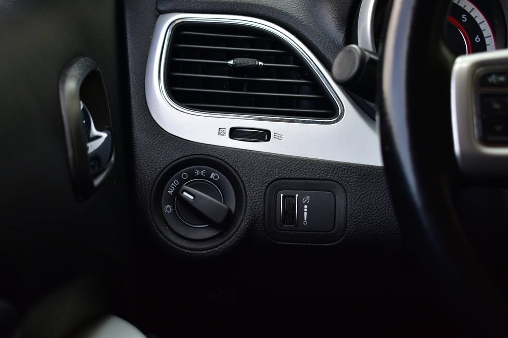 Used 2020 Dodge Journey SE w/ SE Popular Equipment Group FWD image 41