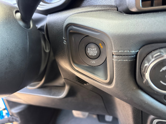 Used 2025 Jeep Wrangler Unlimited Sahara AWD/4WD image 17