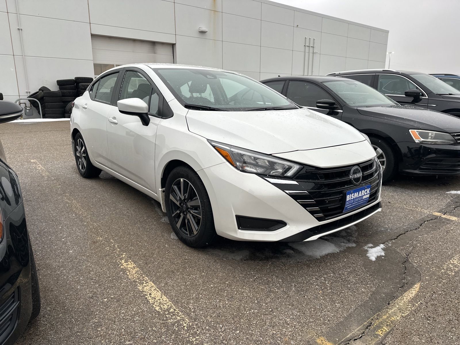 Used 2025 Nissan Versa SV w/ Trunk Package image 2