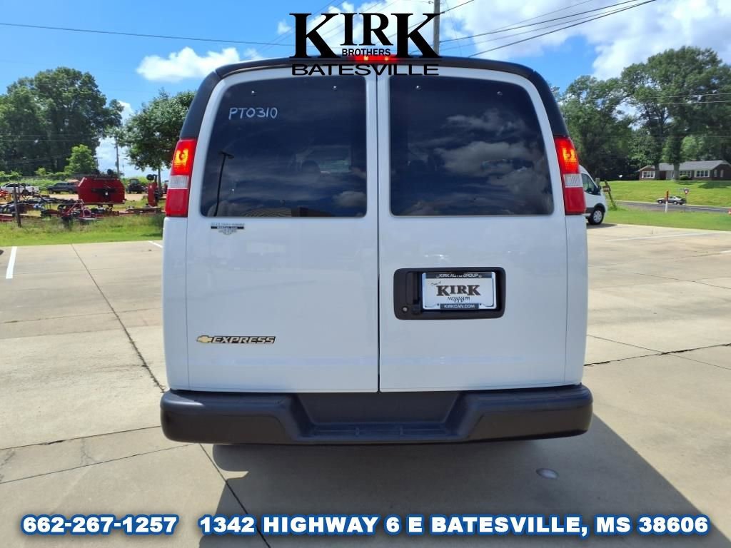 Used 2024 Chevrolet Express 3500 LS image 4