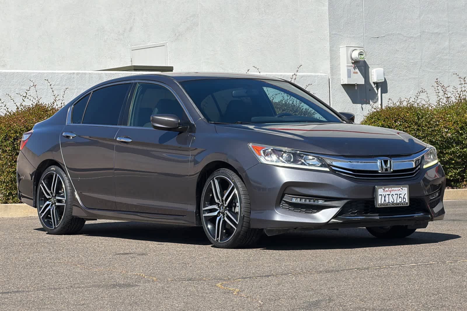 Used 2017 Honda Accord Sport image 5