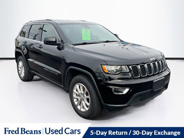 Used 2021 Jeep Grand Cherokee Laredo image 1