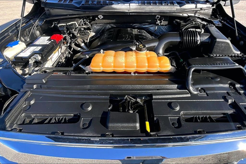 Used 2015 Ford F150 Lariat w/ Equipment Group 502A Luxury image 11