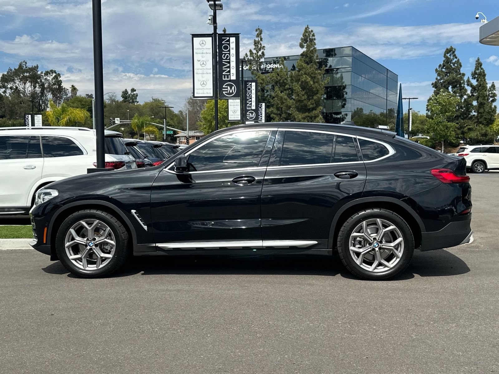 Used 2021 BMW X4 xDrive30i AWD/4WD image 6