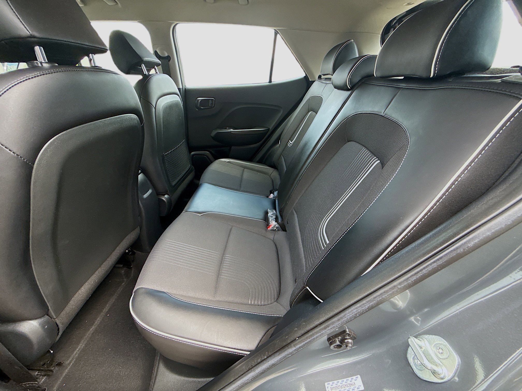 Used 2023 Hyundai Venue Limited w/ Cargo Package FWD image 17