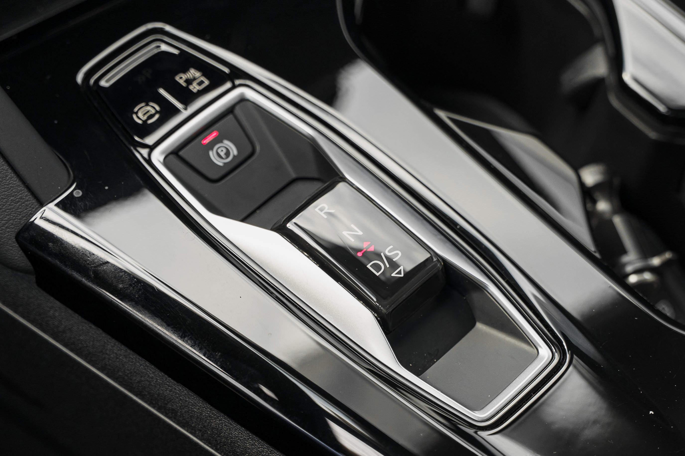 Certified 2025 Audi Q5 Premium AWD/4WD image 9