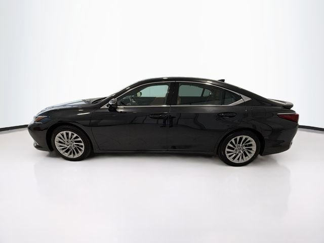 Used 2023 Lexus ES 300h Ultra Luxury image 4