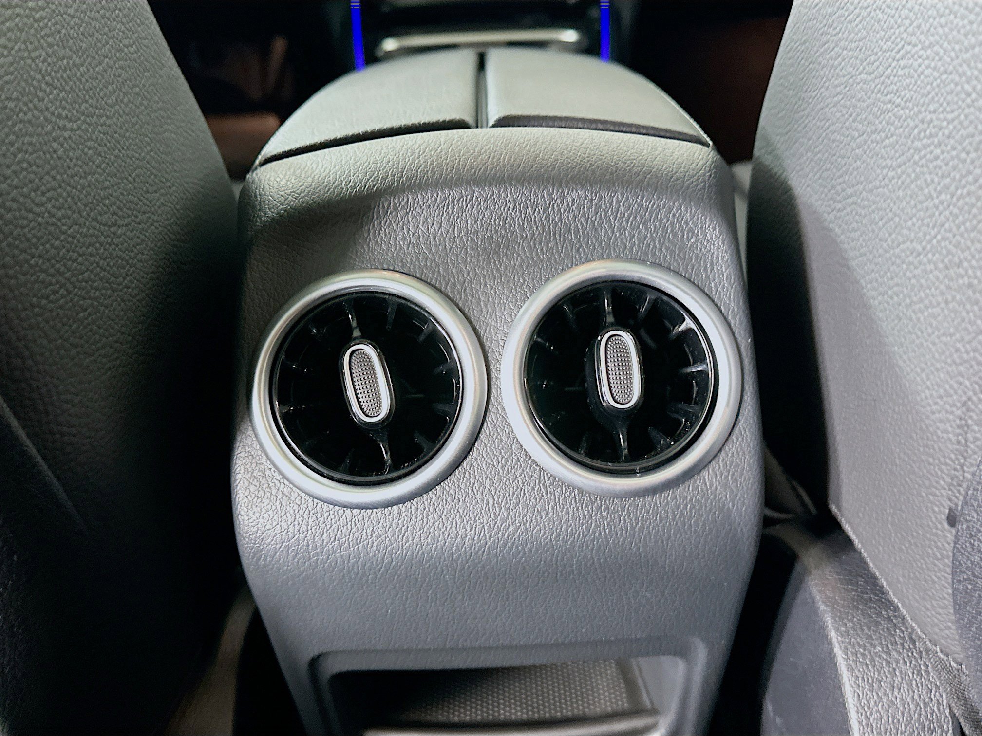 Certified 2025 Mercedes-Benz GLB 250 4MATIC image 33