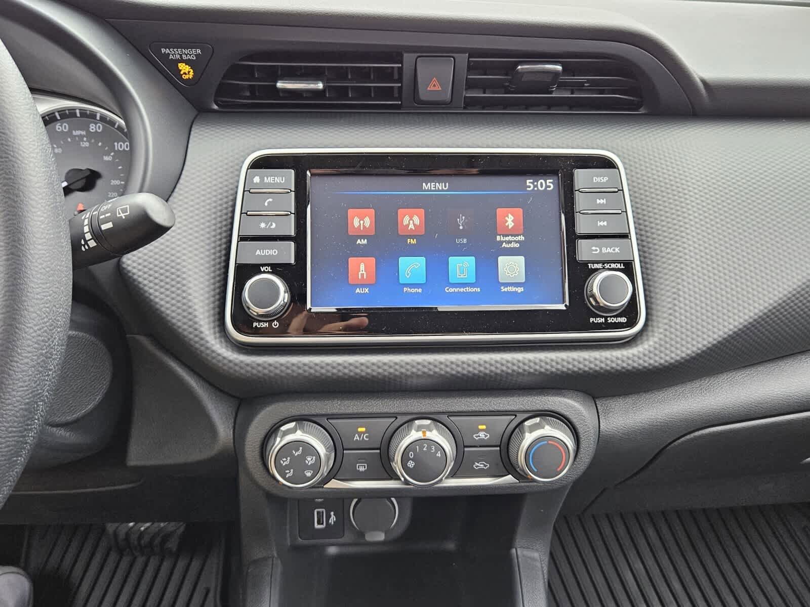New 2025 Nissan Kicks Play S image 8