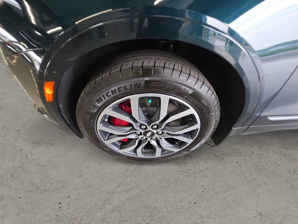 Certified 2025 Cadillac XT5 Sportv w/ Technology Package AWD/4WD image 9