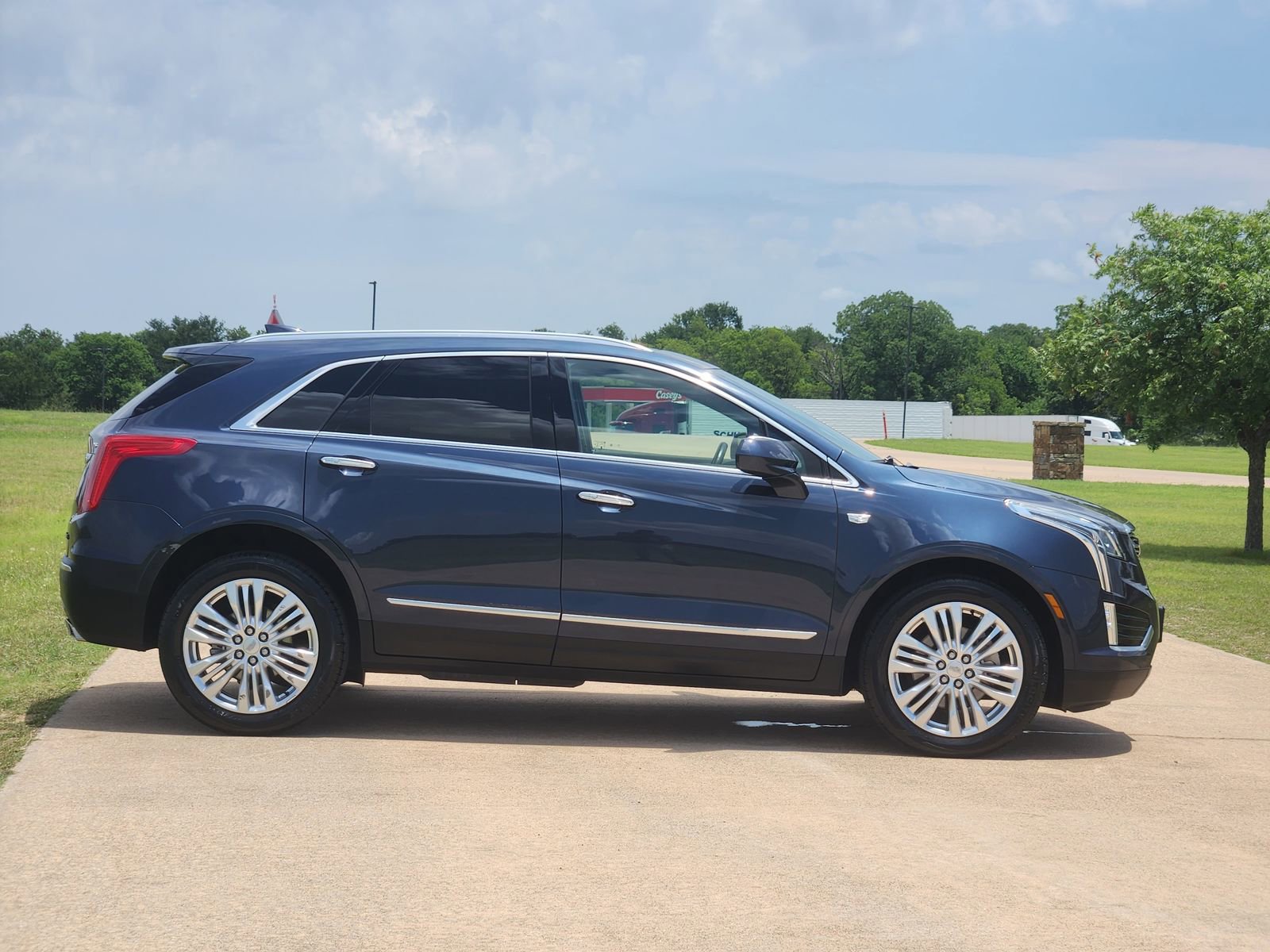 Used 2019 Cadillac XT5 Premium Luxury AWD/4WD image 7