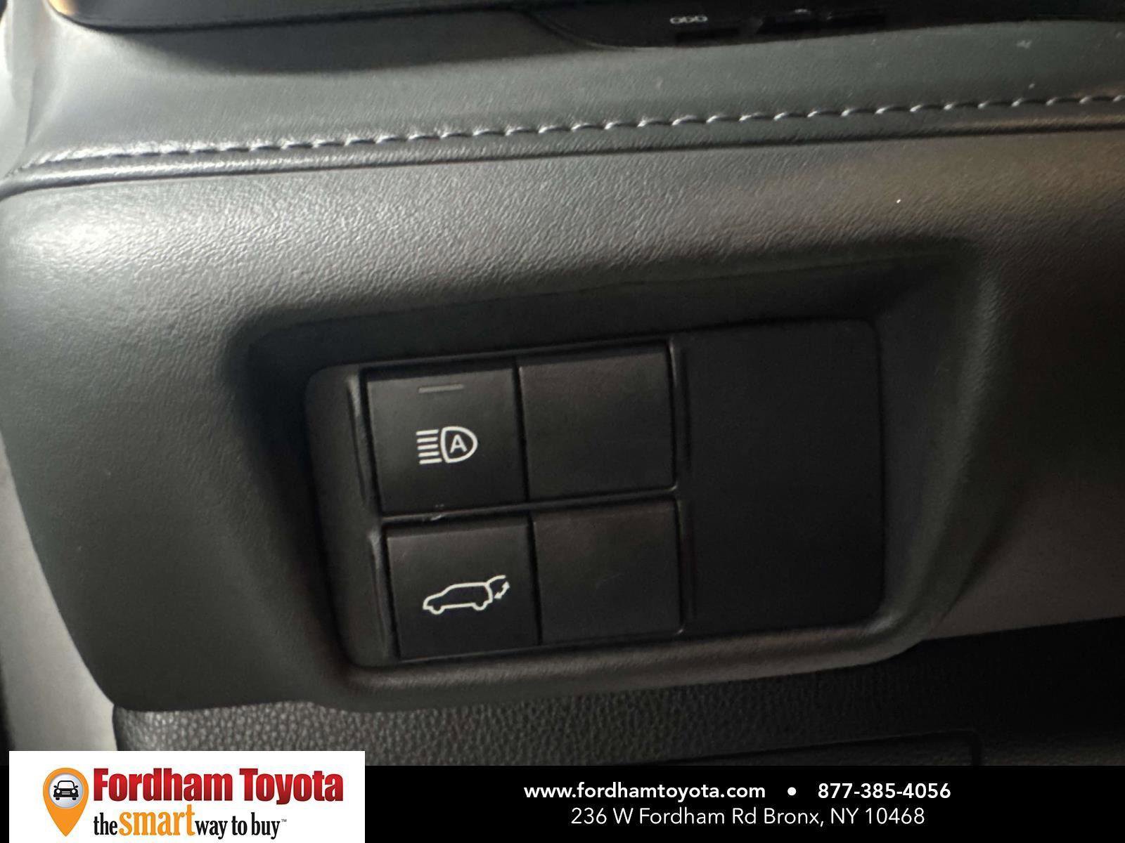 Used 2020 Toyota Highlander XLE image 20