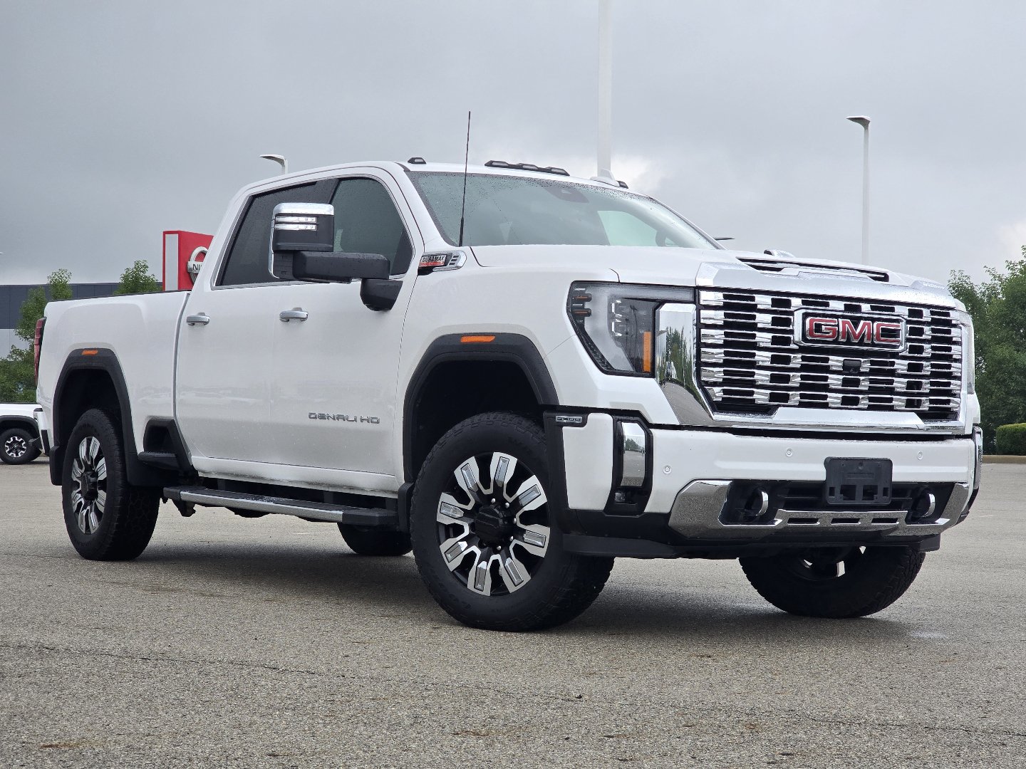 Used 2025 GMC Sierra 2500 Denali w/ LPO, GMC Protection Package AWD/4WD image 1
