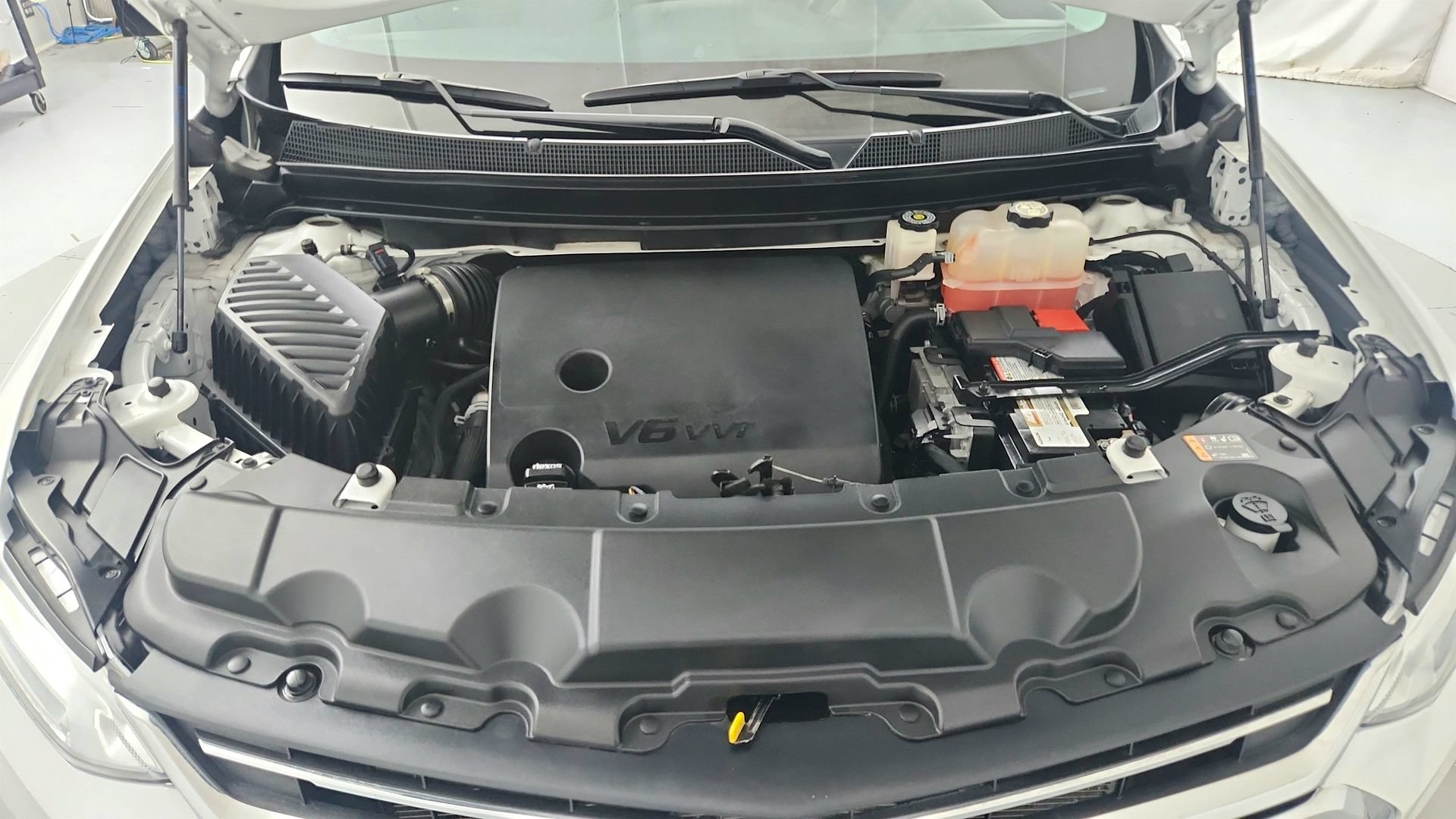 Used 2021 Chevrolet Traverse LT FWD image 30