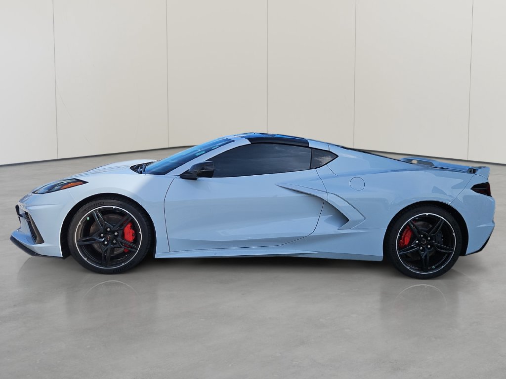 Used 2021 Chevrolet Corvette Stingray Premium Cpe w/ Z51 Performance Package RWD image 2