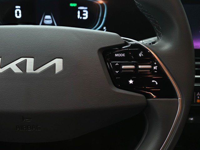 Used 2024 Kia Niro EX FWD image 20