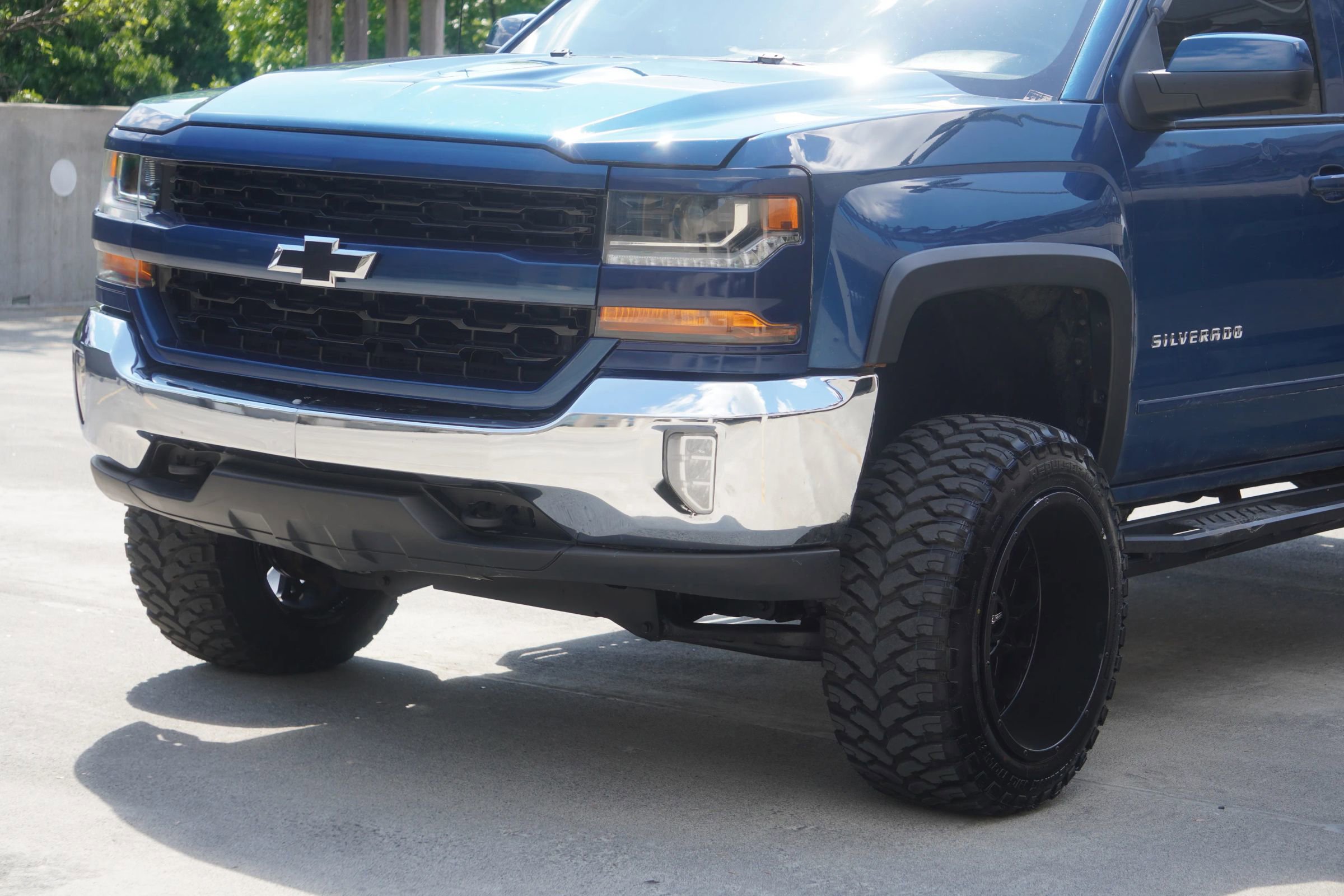 Used 2017 Chevrolet Silverado 1500 LT w/ All Star Edition AWD/4WD image 29