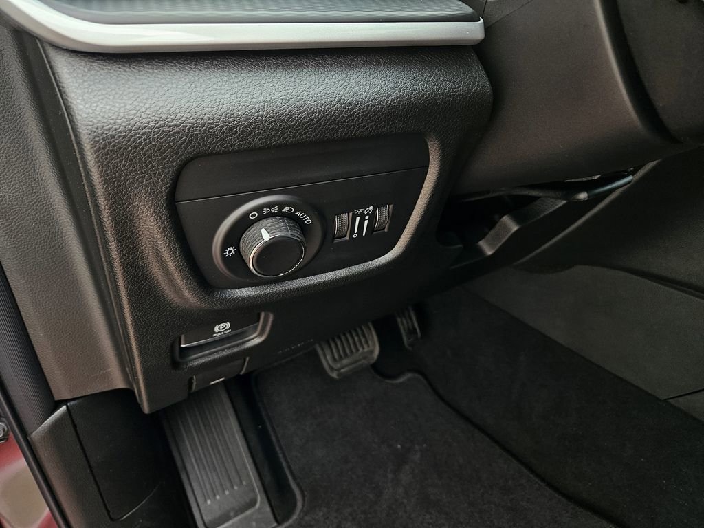 New 2026 Jeep Grand Cherokee Laredo X AWD/4WD image 17