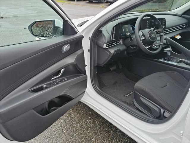 New 2026 Hyundai Elantra SE FWD image 17