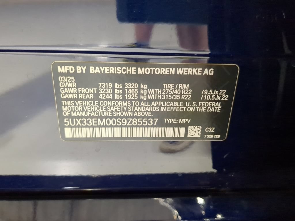 Certified 2025 BMW X7 M60i AWD/4WD image 17