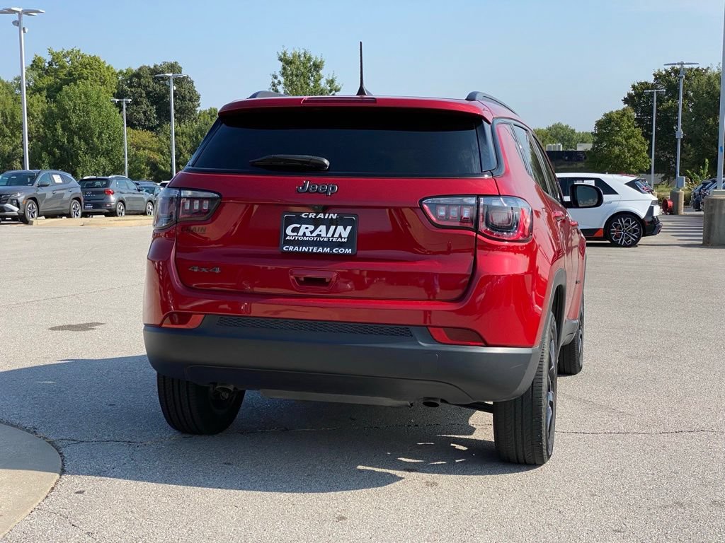 Used 2025 Jeep Compass Latitude w/ Altitude Special Edition AWD/4WD image 7