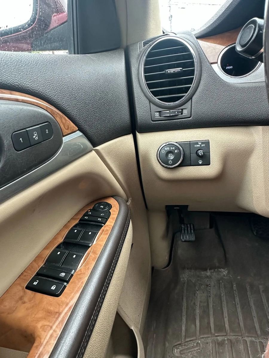 Used 2009 Buick Enclave CXL w/ Entertainment Package #2 image 33