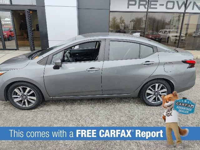 Used 2020 Nissan Versa SV image 2