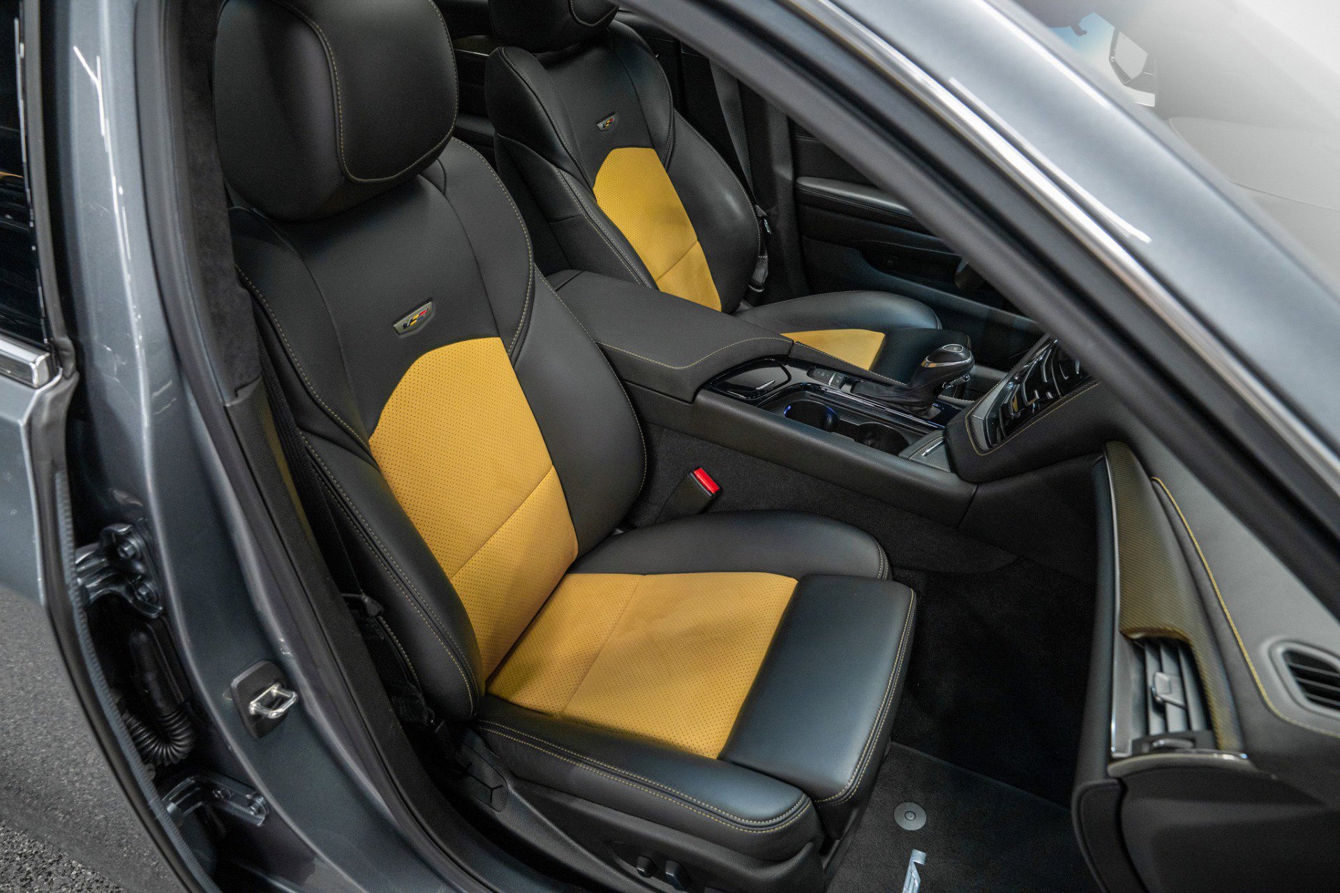 Used 2019 Cadillac CTS V w/ Luxury Package image 23