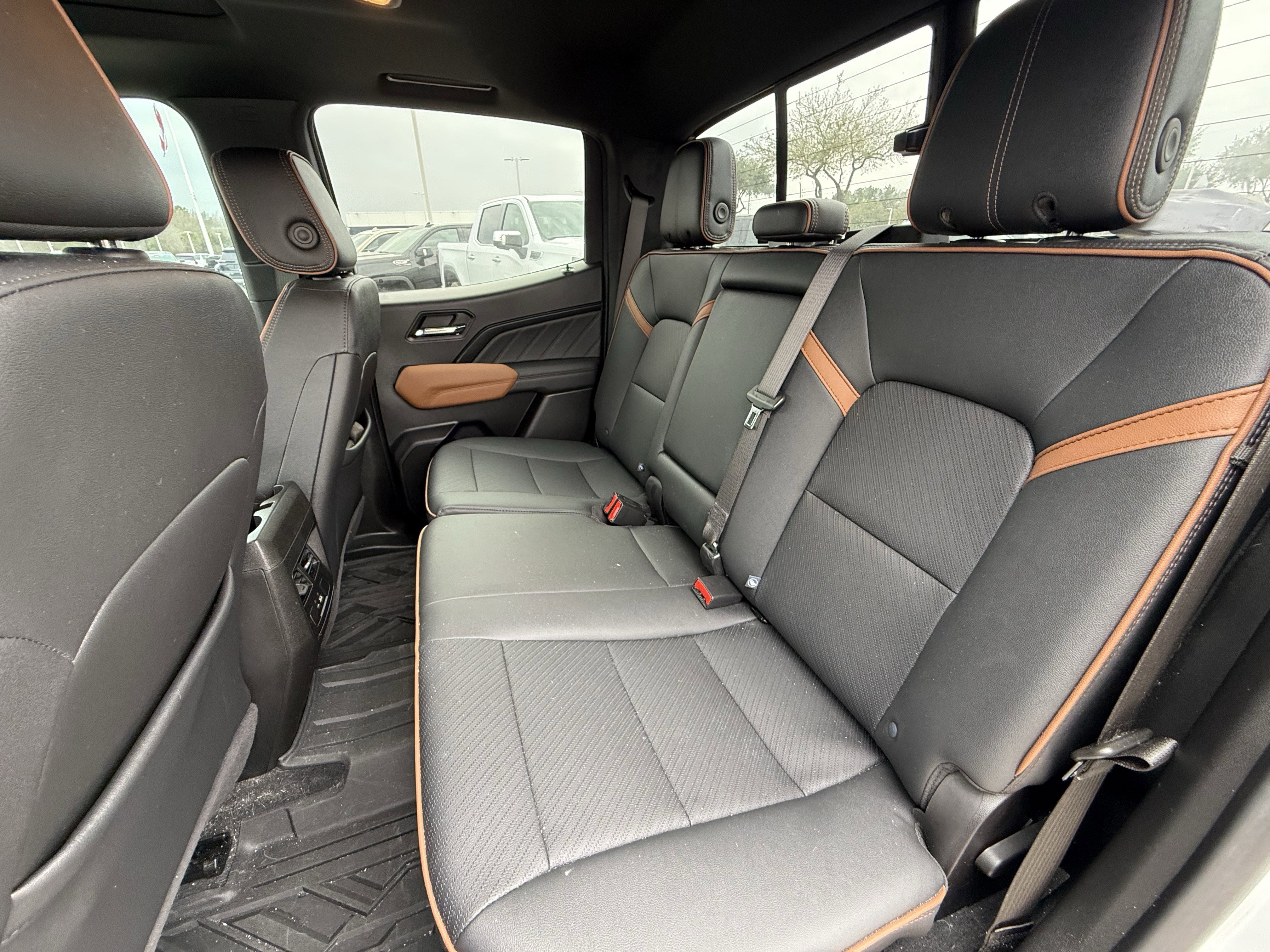 Used 2024 GMC Canyon AT4 w/ AT4 Premium Package image 25