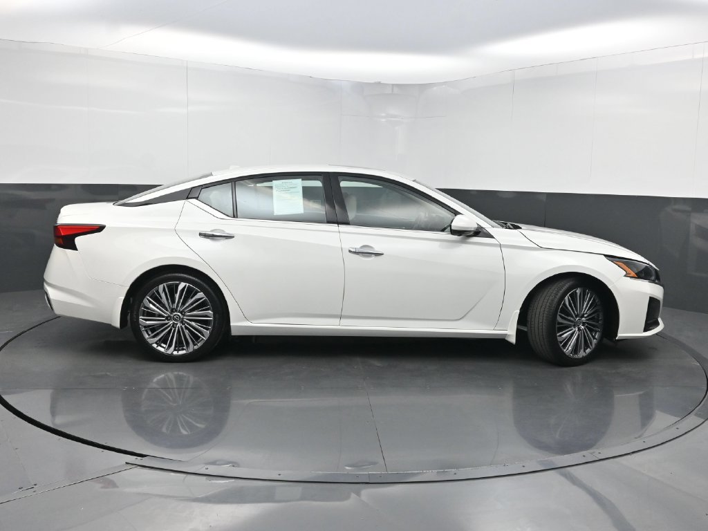 Used 2024 Nissan Altima 2.5 SL FWD image 43