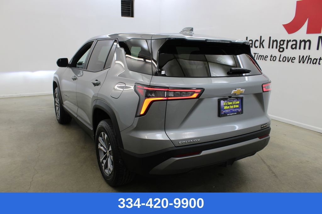 Used 2025 Chevrolet Equinox LT image 2