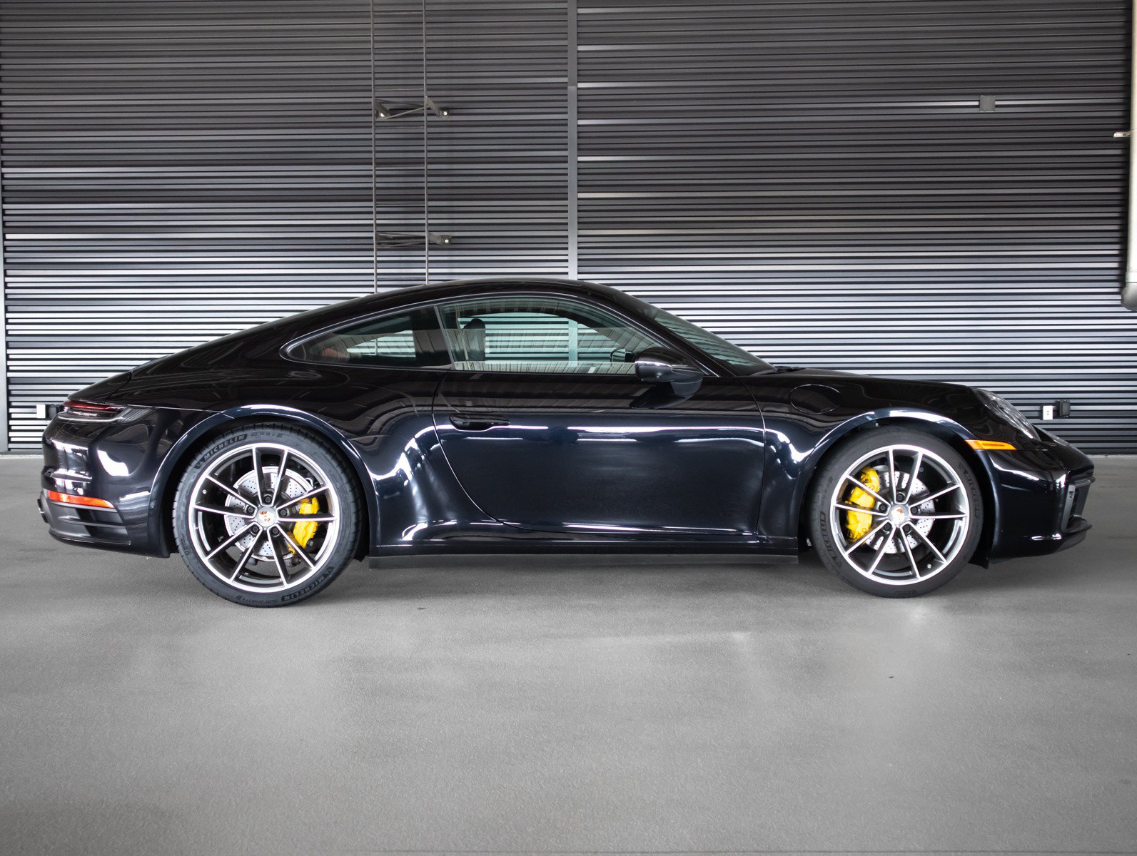 Used 2022 Porsche 911 Carrera w/ Premium Package RWD image 11