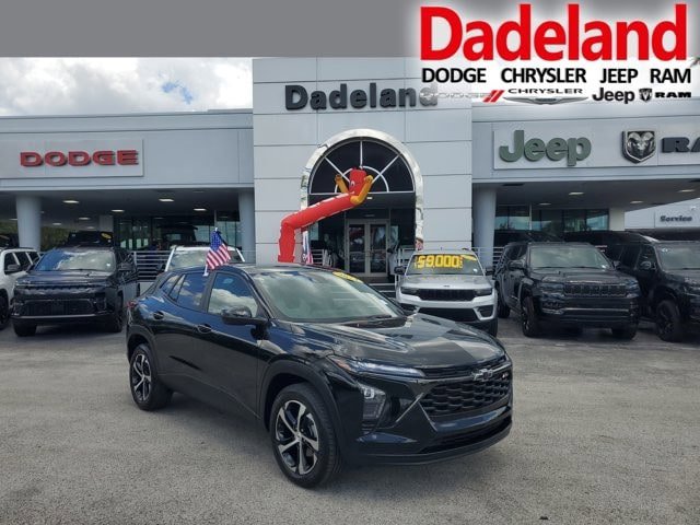Used 2024 Chevrolet Trax RS FWD image 1