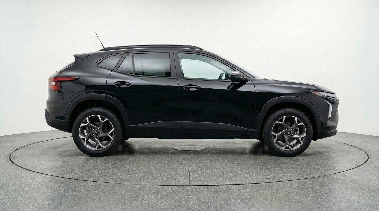 Used 2025 Chevrolet Trax LT w/ LT Convenience Package image 11