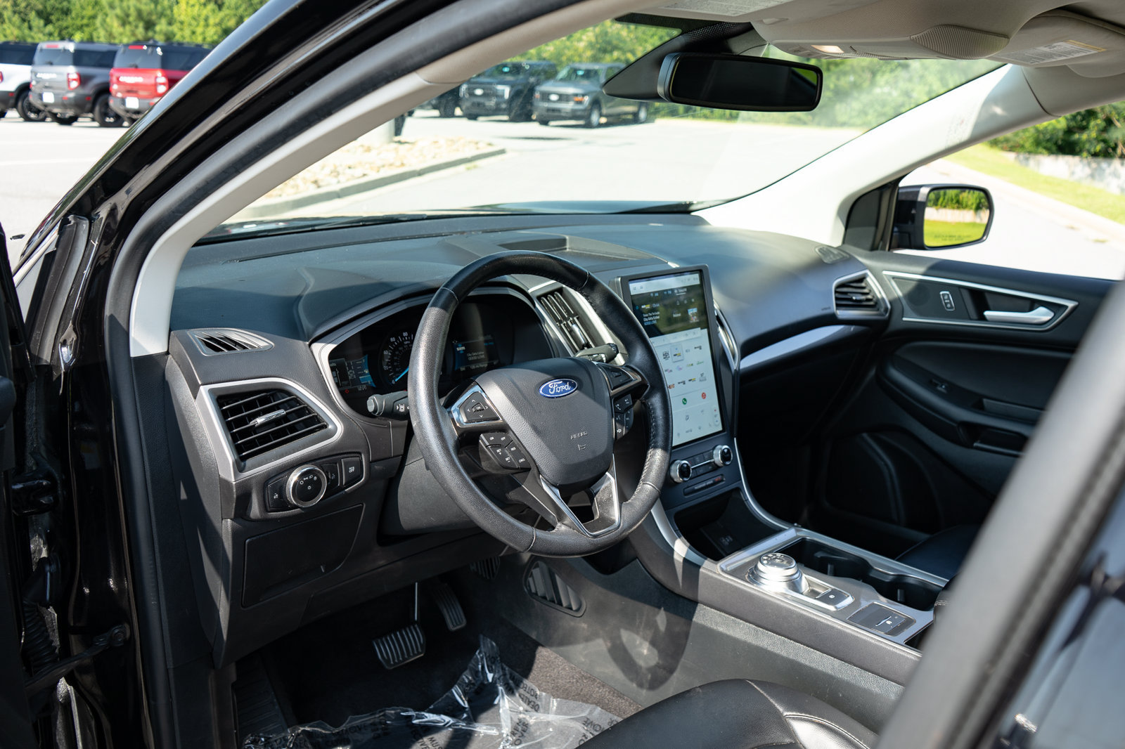 Used 2024 Ford Edge SEL AWD/4WD image 13