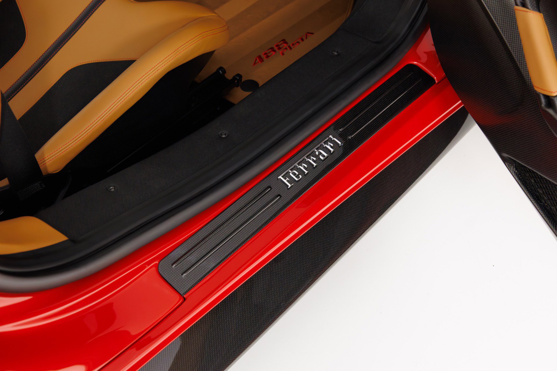 Used 2020 Ferrari 488 Pista Coupe RWD image 43