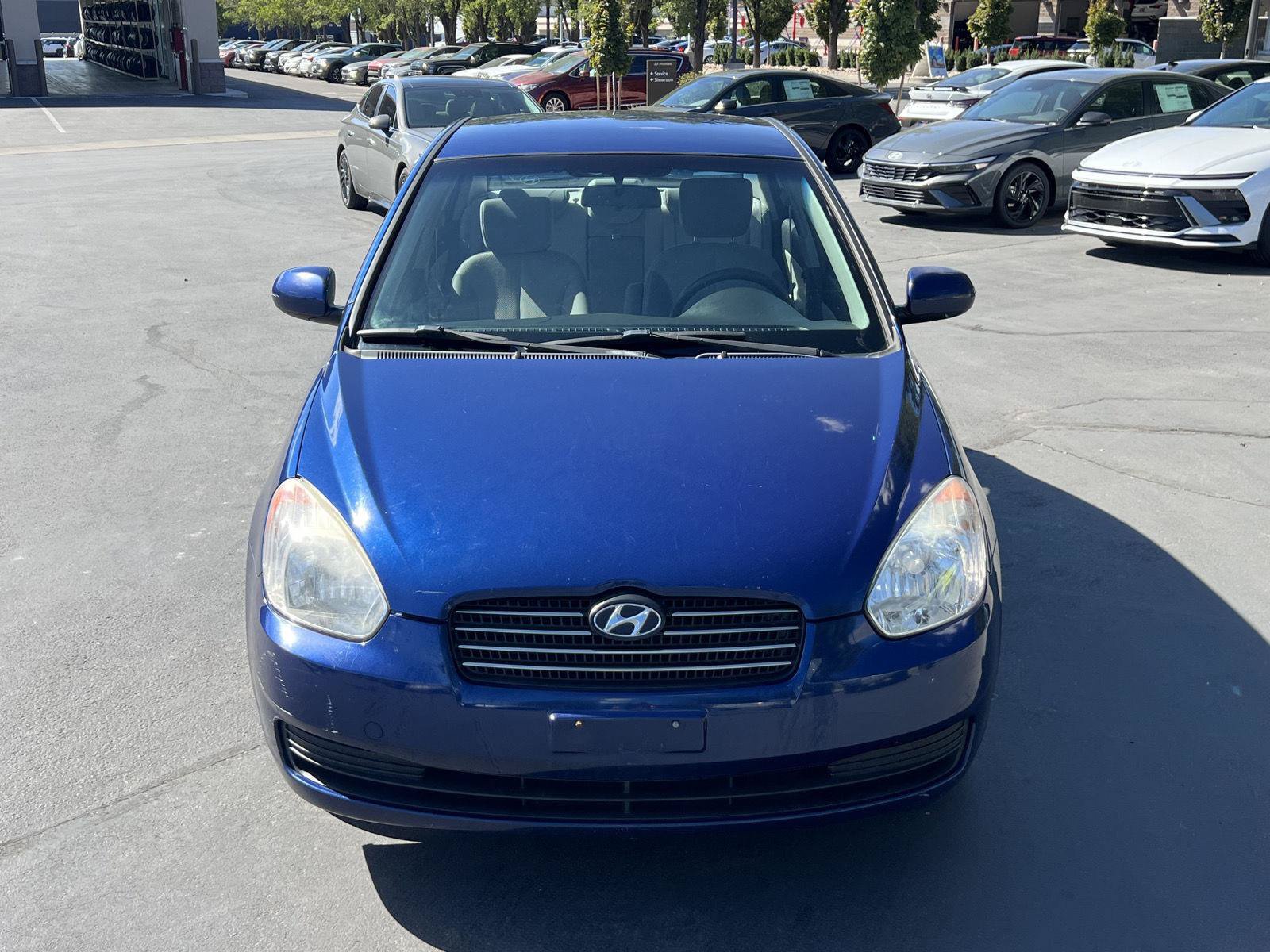 Used 2010 Hyundai Accent GLS FWD image 3