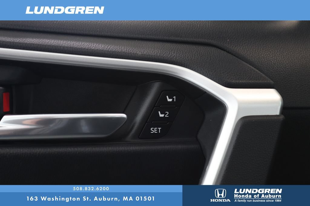 Used 2022 Toyota RAV4 XLE Premium AWD/4WD image 10