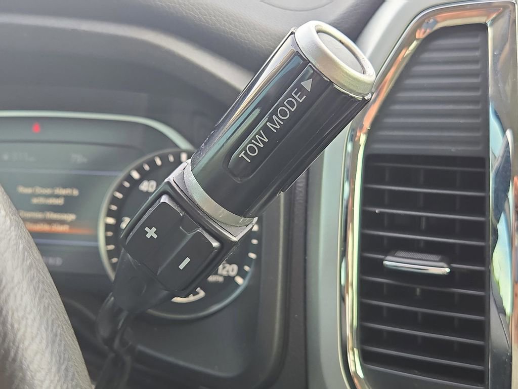 Used 2021 Nissan Titan SV w/ Accessory Utility Package image 22