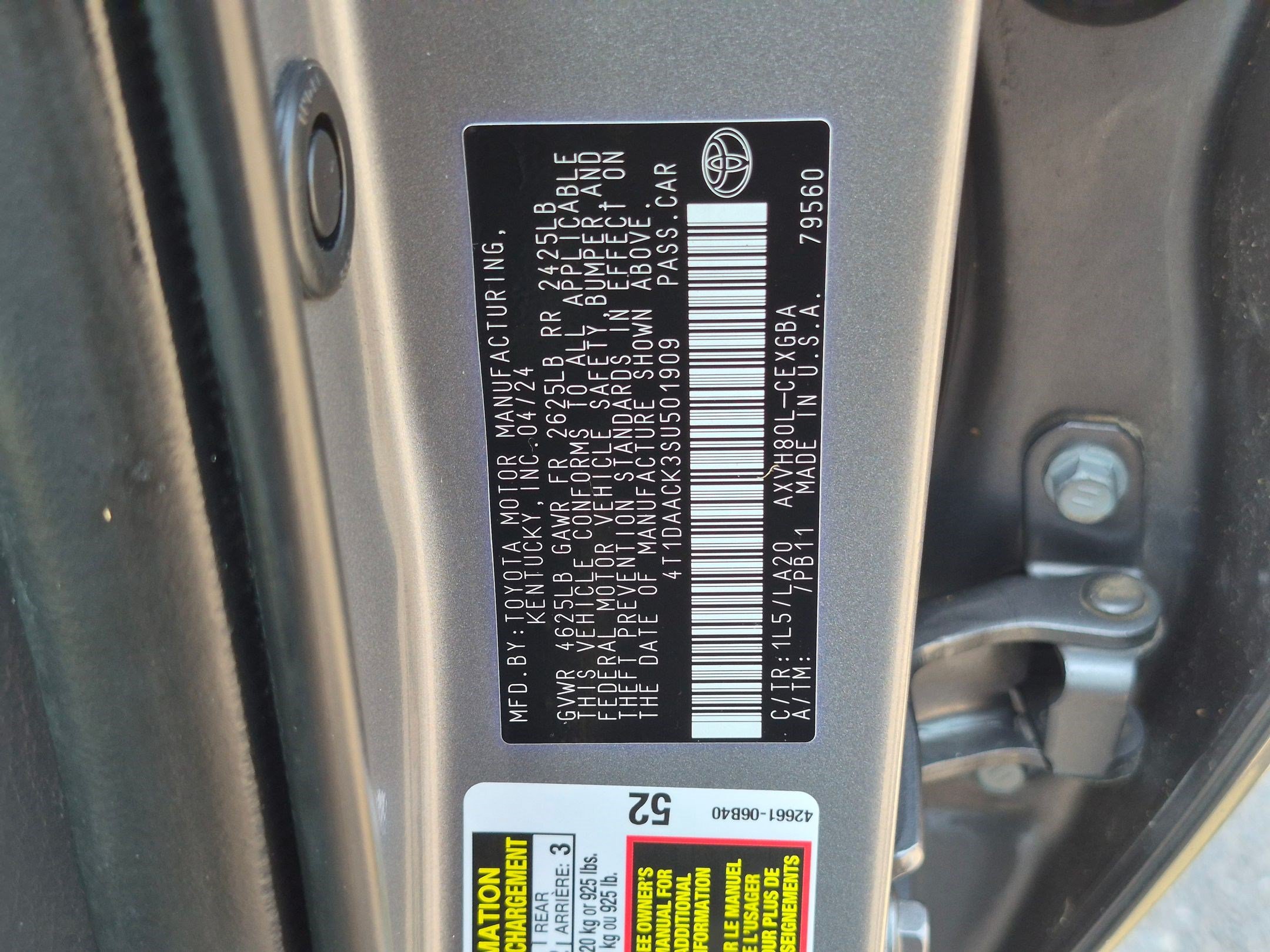 Used 2025 Toyota Camry XLE FWD image 35