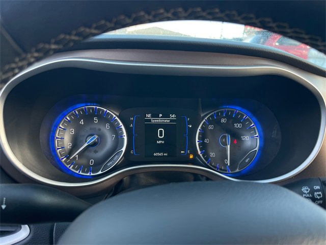 Used 2022 Chrysler Voyager LX image 12