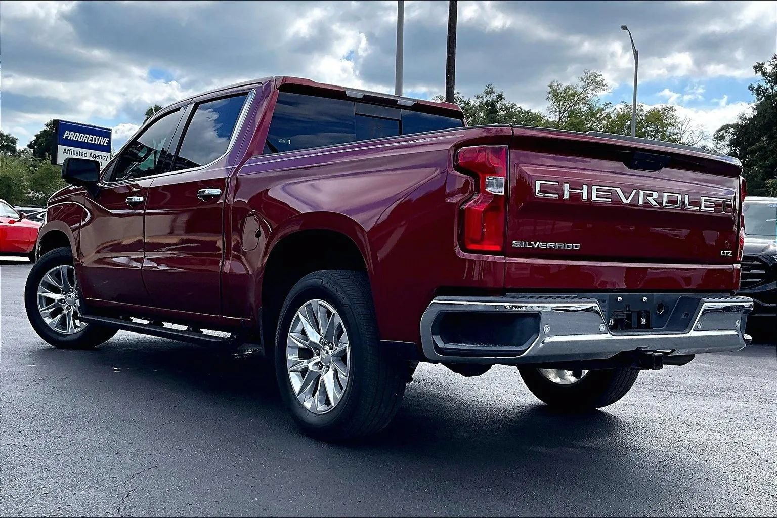 Used 2019 Chevrolet Silverado 1500 LTZ w/ LTZ Premium Package RWD image 4