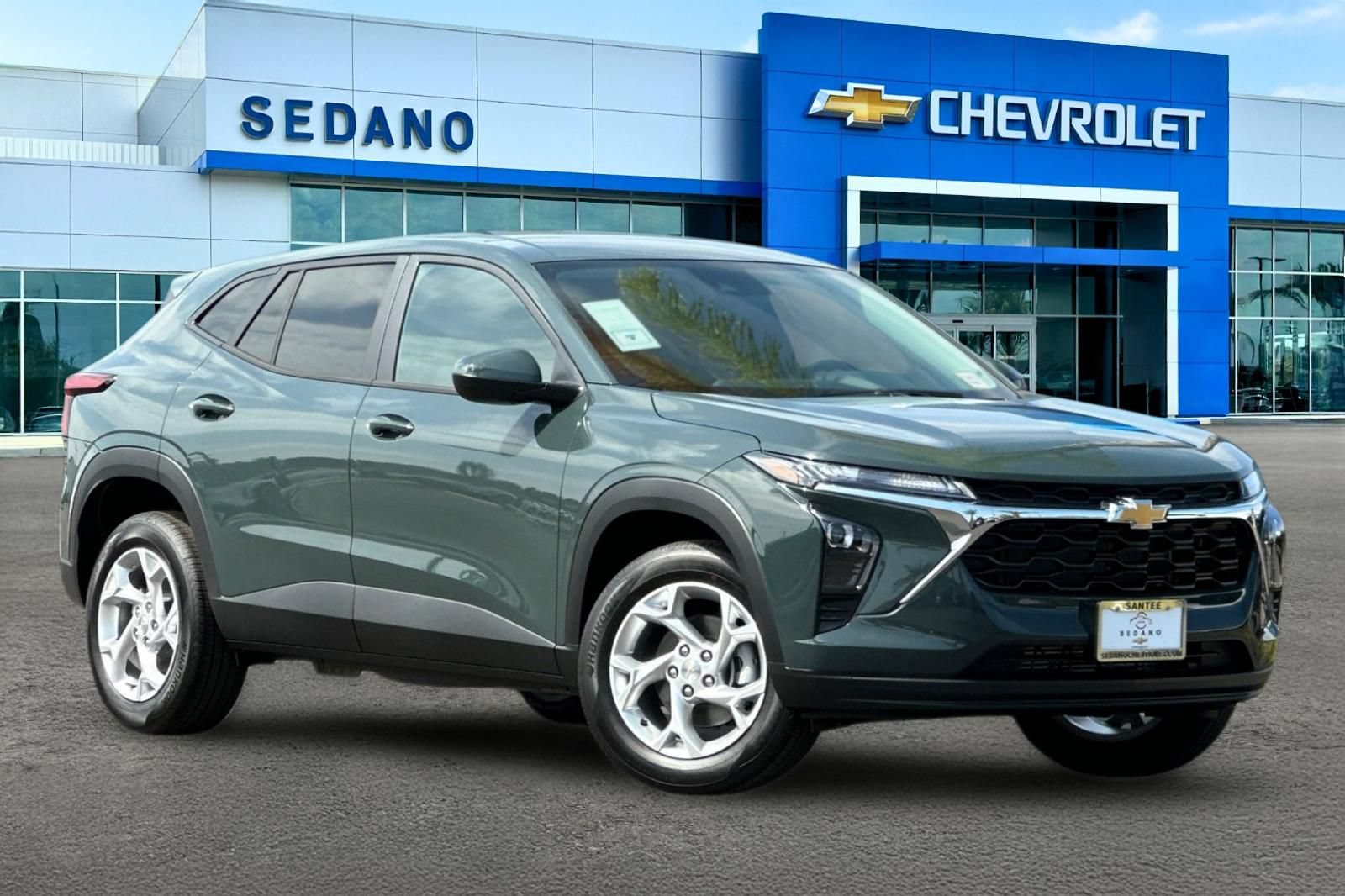 New 2026 Chevrolet Trax LS w/ LS Convenience Package FWD image 2