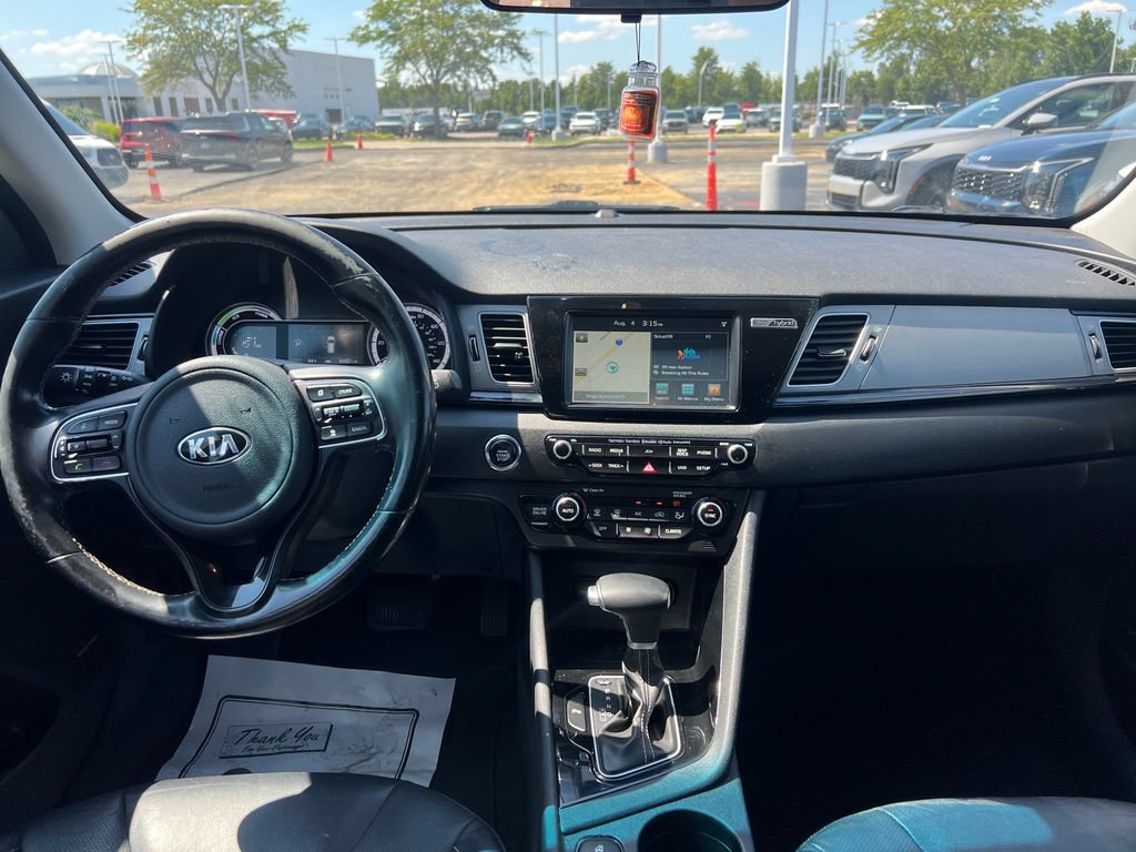 Used 2017 Kia Niro Touring w/ Advanced Technology Package FWD image 11