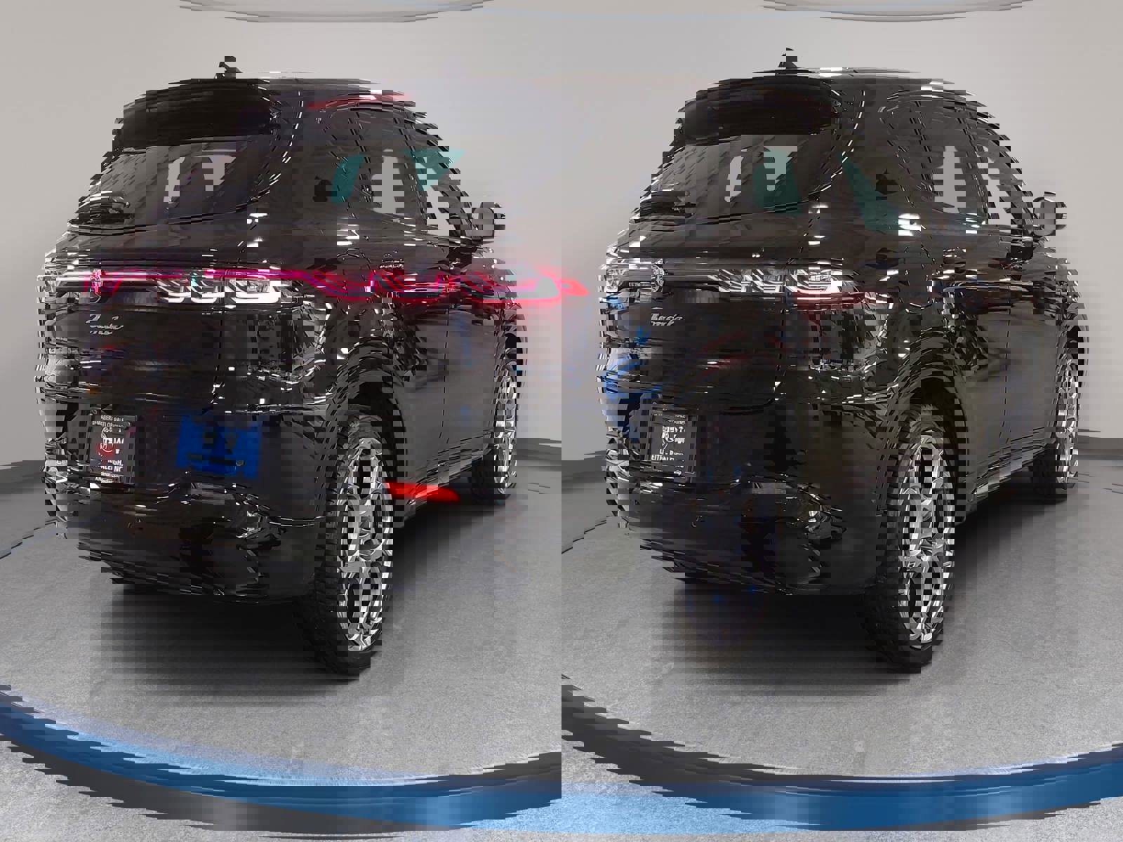 Used 2025 Alfa Romeo Tonale w/ Premium Package image 5