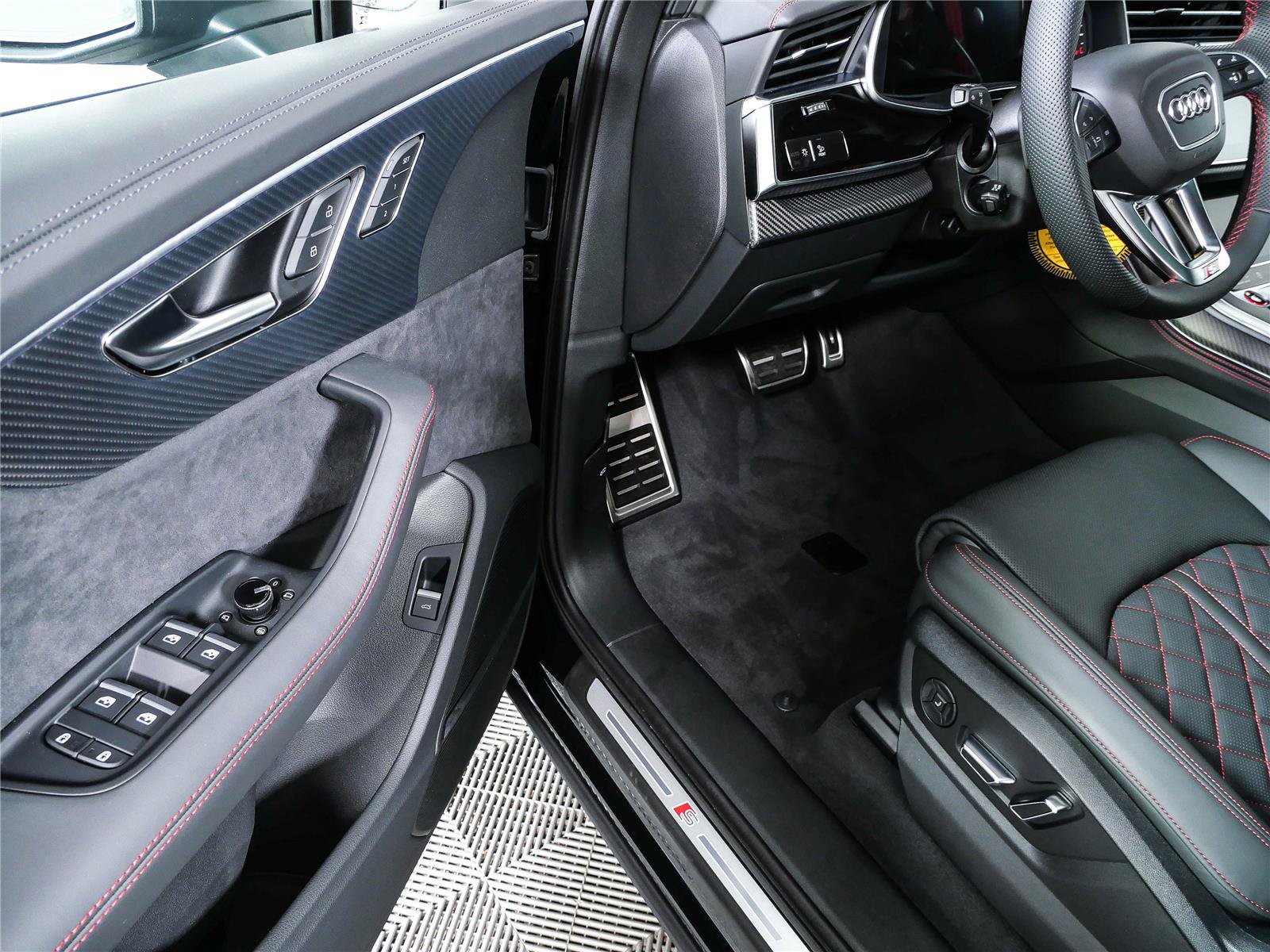 New 2026 Audi SQ7 Prestige AWD/4WD image 8